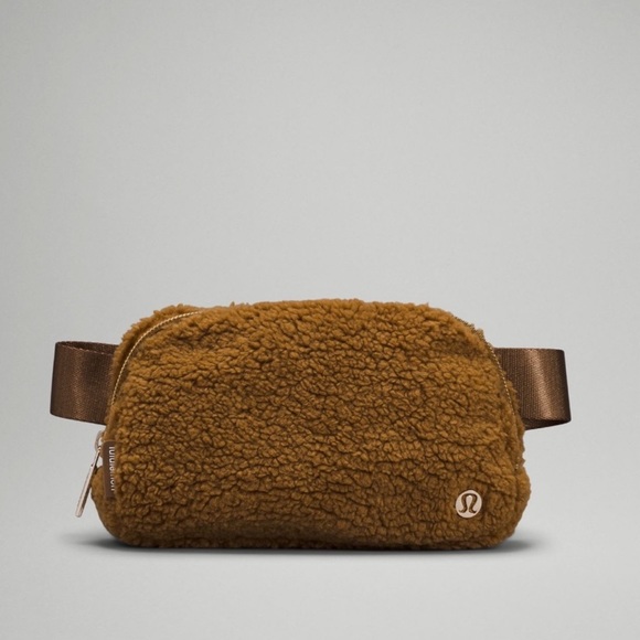 lululemon athletica Handbags - LULULEMON ATHLETICA | Everywhere Fleece Belt Bag | Burnt Caramel